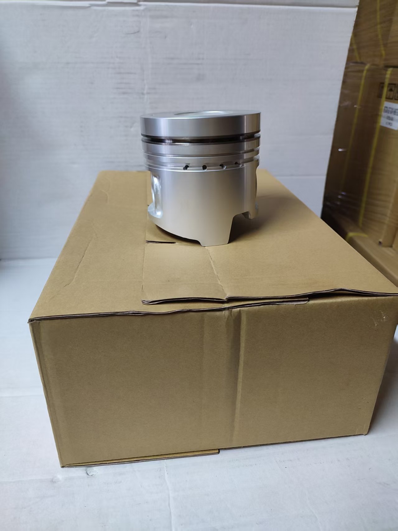ME072062 Piston 6D16 with pin diesel for Mitsubishi Fuso - Image 4