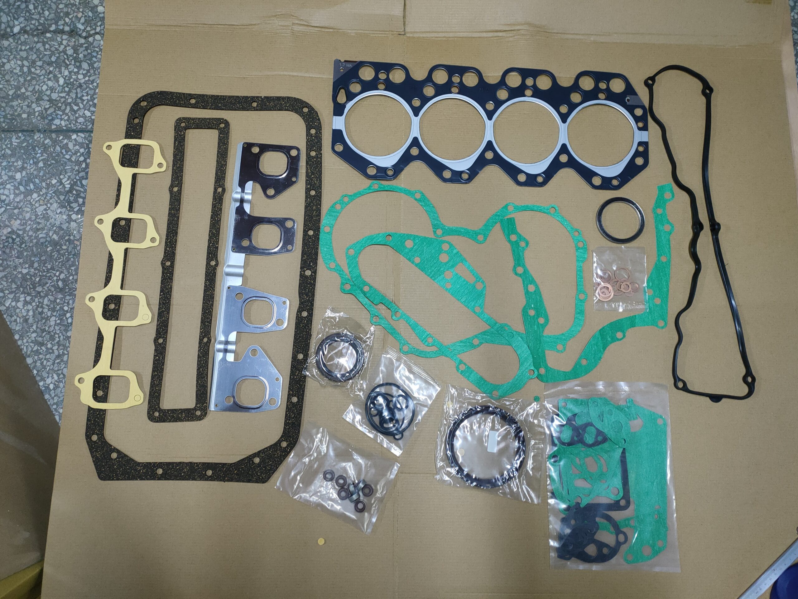 Complete gasket 14B 04111-58080 04111-58070 04111-58071 For Toyota Dyna 3700