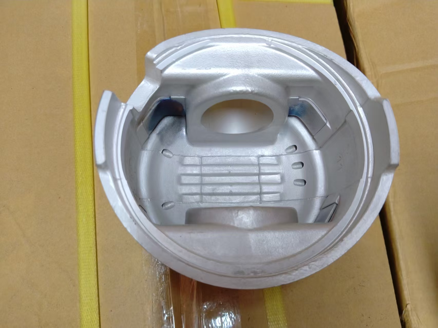 ME072546 Piston with pin 6D17 ME072576 ME072575 diesel for Mitsubishi Fuso - Image 3