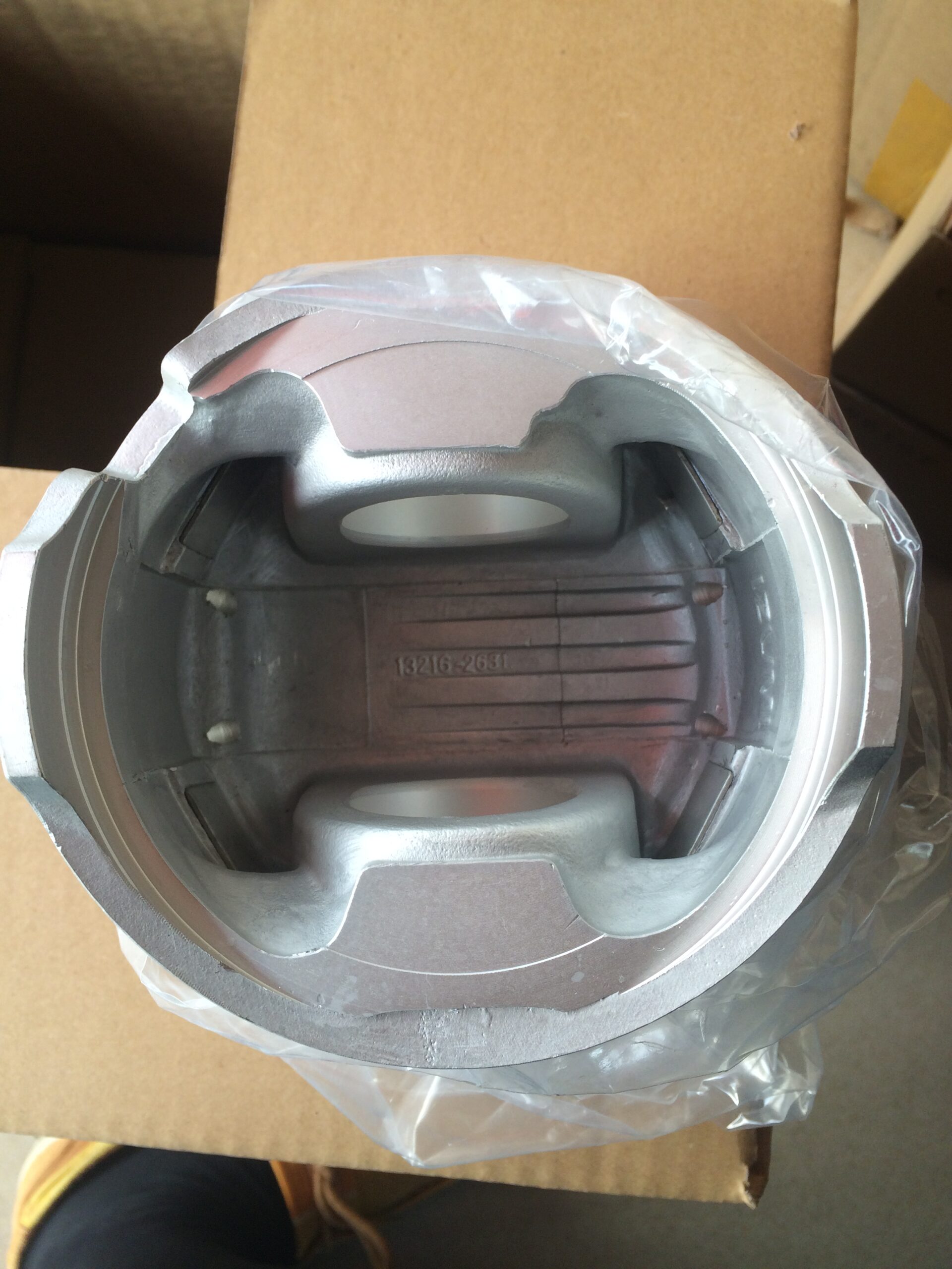 Piston set J05C J07C J08C 13216-2631 13101-3570A diesel For Hino - Image 2