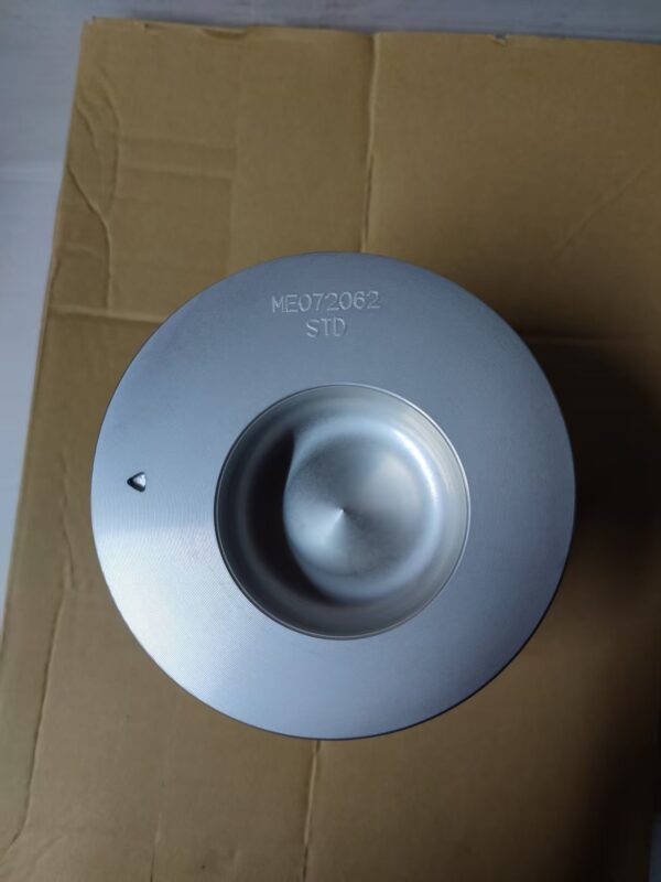 ME072062 Piston 6D16 with pin diesel for Mitsubishi Fuso - Image 2