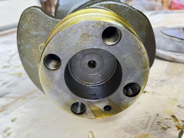 Crankshaft 6HH1 8976030030 8943932913 for Isuzu FSR - Image 4