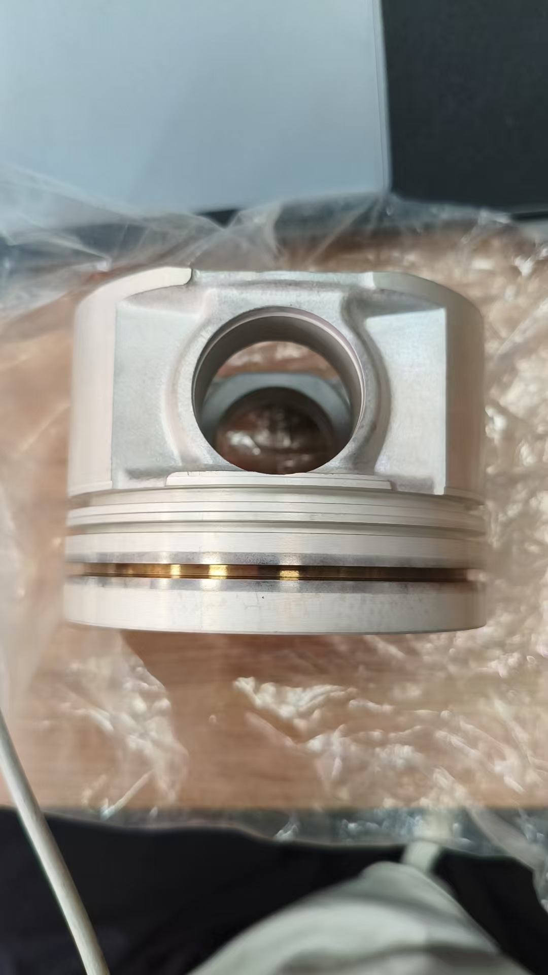 QD32 turbo QD32T piston 12010-2S615 Alfin with oil cooling