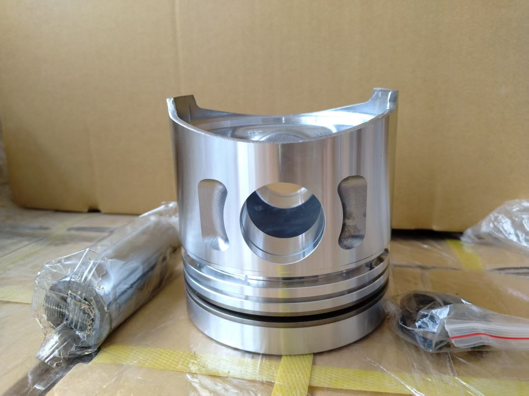 Piston with Pin and lock 4DR7 ME021861